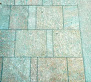 pavimento rivestito in pietra di luserna